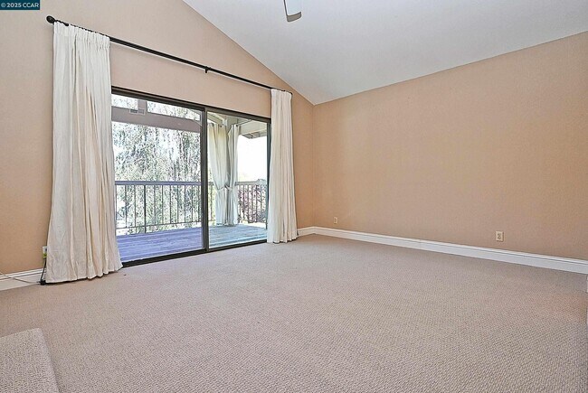 Building Photo - 933 Meadowvale Ct