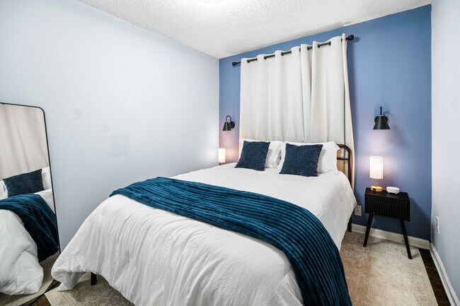 Building Photo - 866 United Ave SE