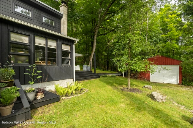 Building Photo - 46 E Pond Lilly Rd
