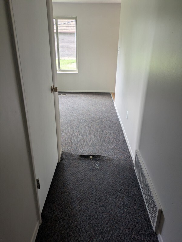 Building Photo - 4960 S 425 W