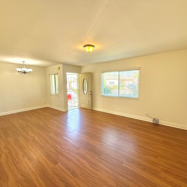 Building Photo - Remodeled Paradise Hills Home With Spectacular Views