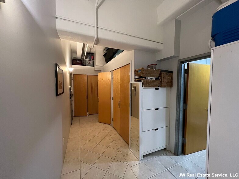 Building Photo - 42 Chauncy St