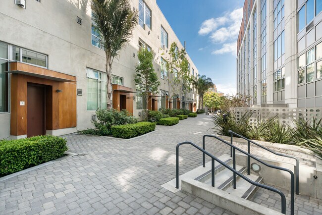 Building Photo - 200 Brannan St