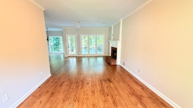 Building Photo - 10575 Aviary Dr