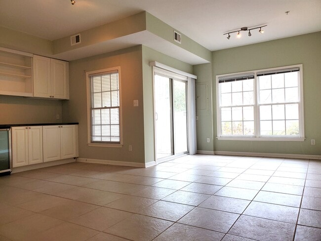 Building Photo - 705 Rolling Fields Way
