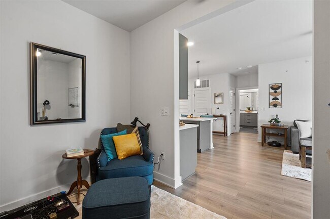 Building Photo - 2220 Webberville Rd