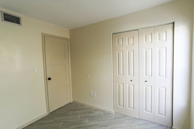 Building Photo - 3655 Atrium Dr