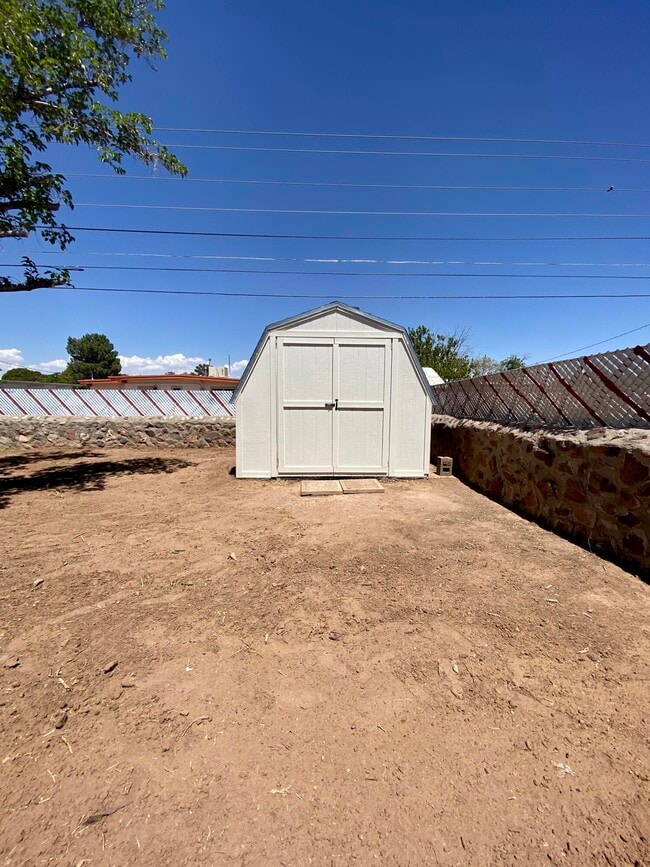 Building Photo - 10457 Omega Cir