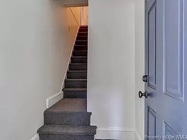 Building Photo - 3426 Kenmore Dr