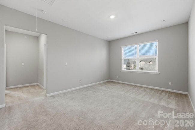 Building Photo - 1000 Bellegray Ln NW