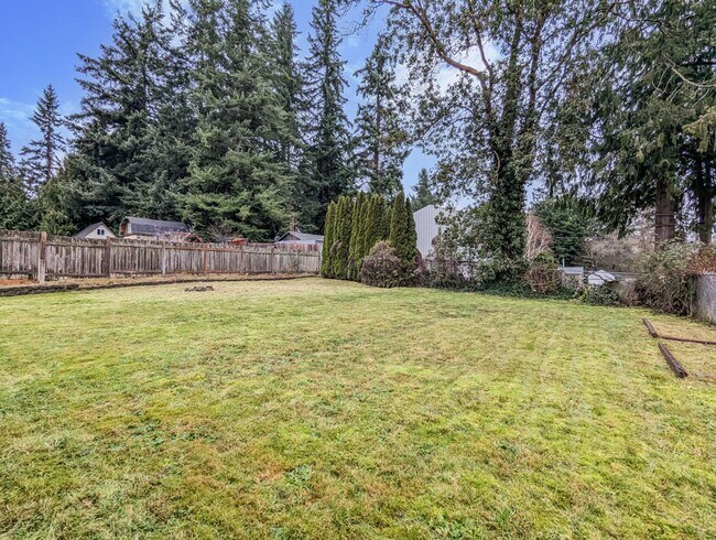 Building Photo - Updated & move in ready 3 bed 2 bath rambler w/ 2 car garage!