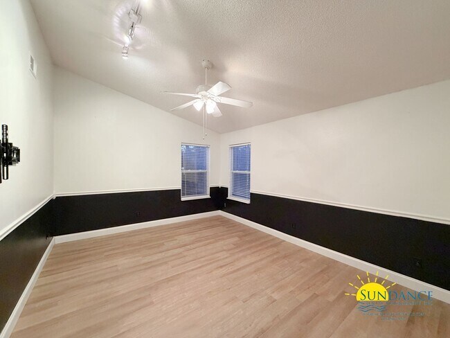 Building Photo - Renovated 3 Bedroom Home in Fort Walton Beach near Bases!