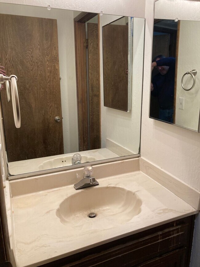 Building Photo - Enchanting Four Bedroom Two and Half Bath Condo in North Meadow Bay.