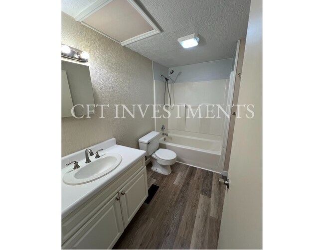 Bathroom - 507 N Washington St