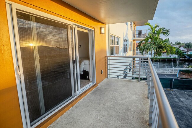 Building Photo - 2900 NE 30th St