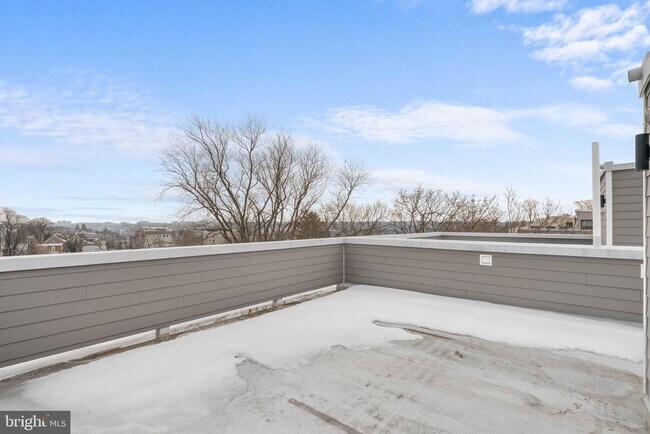Building Photo - 311 Delmar St