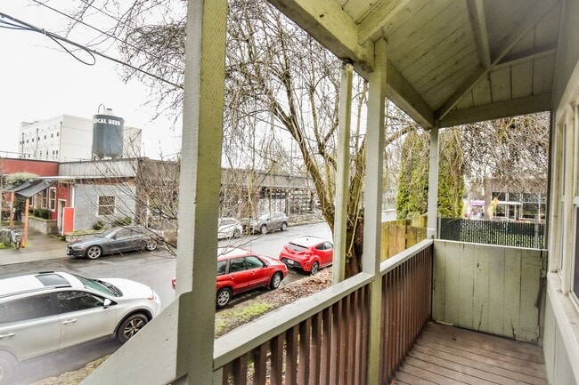 Building Photo - Charming 2 Bedroom House in North Portland