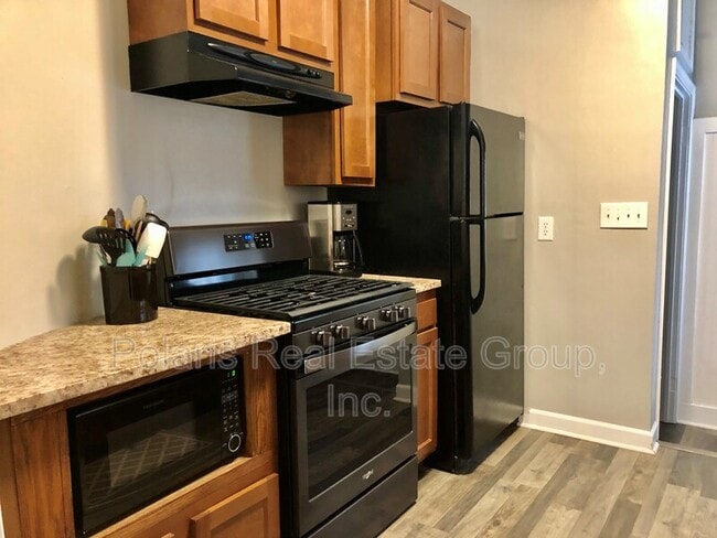 Building Photo - 3348 Fall Creek Dr