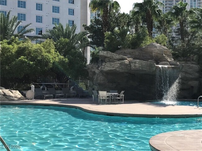 Building Photo - 322 E Karen Ave