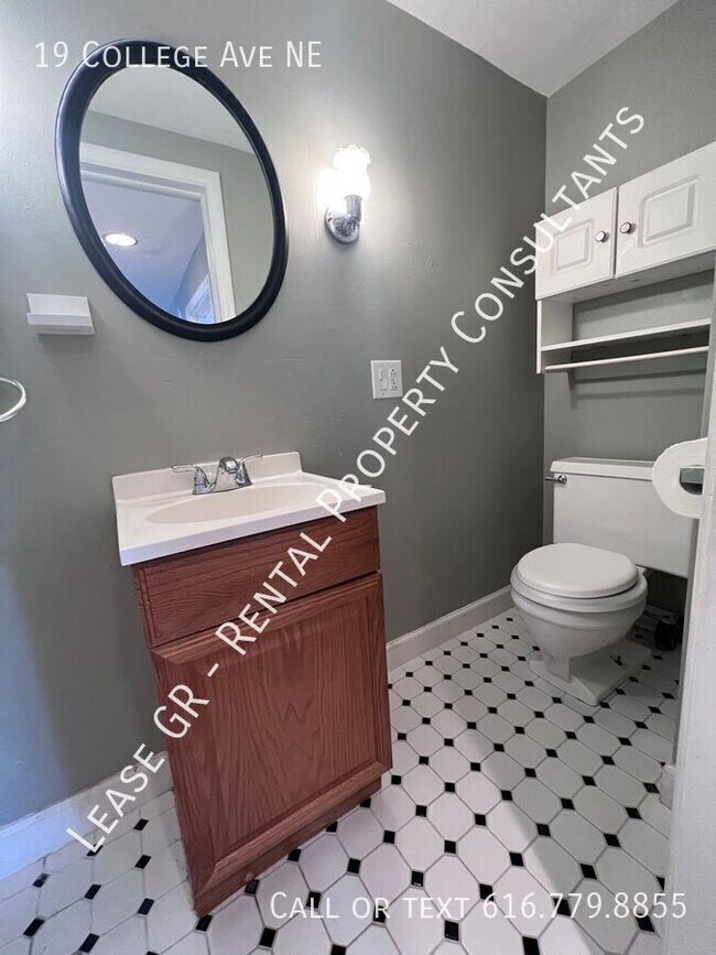 Building Photo - Heritage Hill 1 Bedroom with Heat Included!