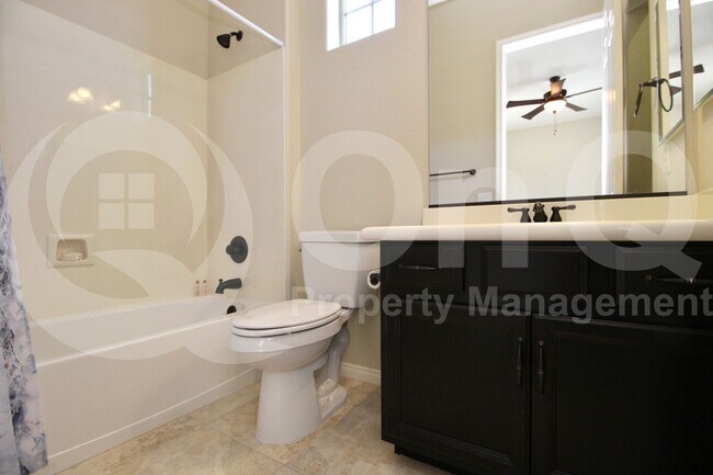 Building Photo - 17824 W Cedarwood Ln