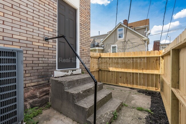 Building Photo - 24 S Princeton Ave