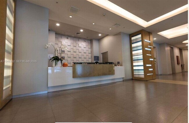 Building Photo - 1900 N Bayshore Dr