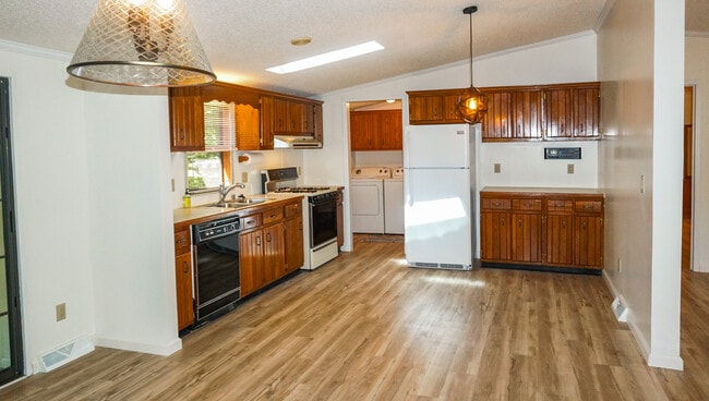 Building Photo - 7 Breakwater Dr