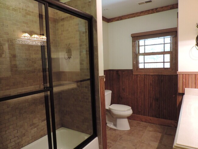 Building Photo - Beautiful Mission-Style Home! Lots of Yard for Play!