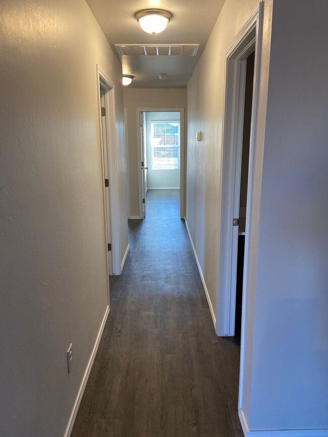 Building Photo - *Pre-leasing* Three Bedroom | Two Bath Dup...