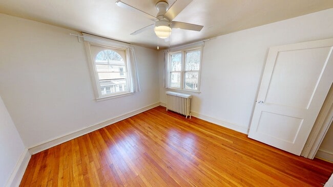 Building Photo - 2bd/1ba charming house