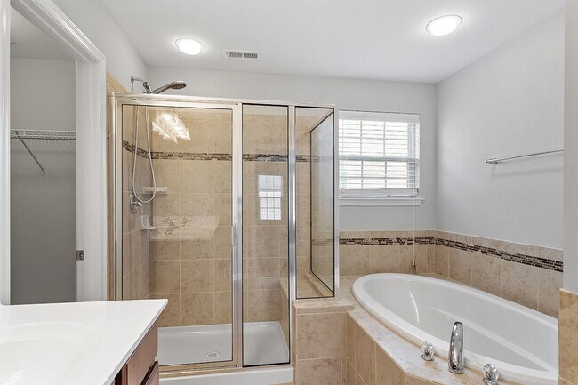 Building Photo - 1121 Survada Ln