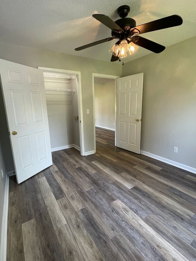 Building Photo - 425/427 E 2nd Ave