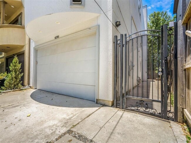Building Photo - 4274 Childress St