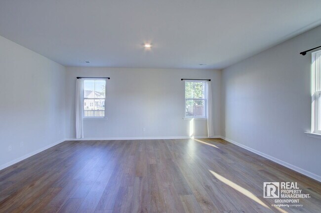 Building Photo - 137 Paddle Boat Wy