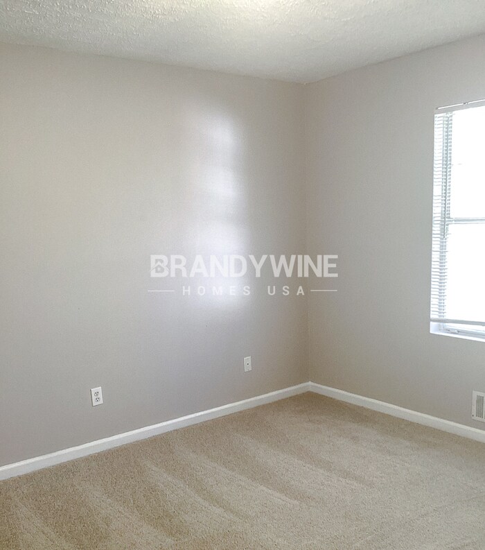 Building Photo - 2259 Hampton Dr