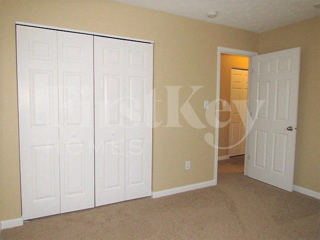 Building Photo - 11419 High Grass Dr