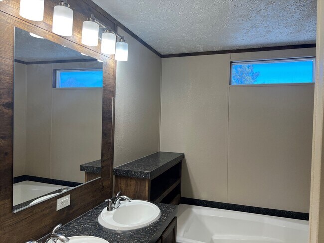 Building Photo - 20681 N Navasota St