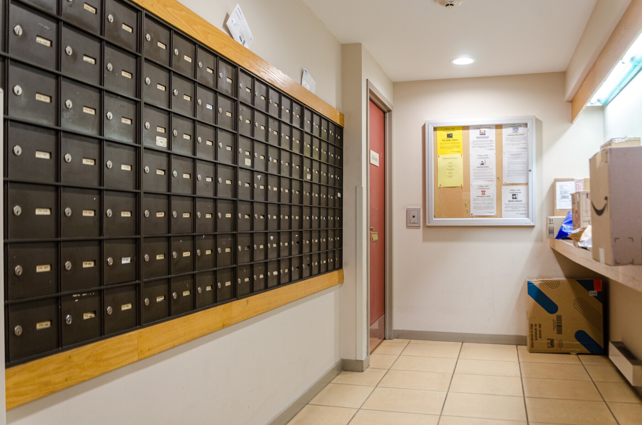 Building Photo - 173 Oak St