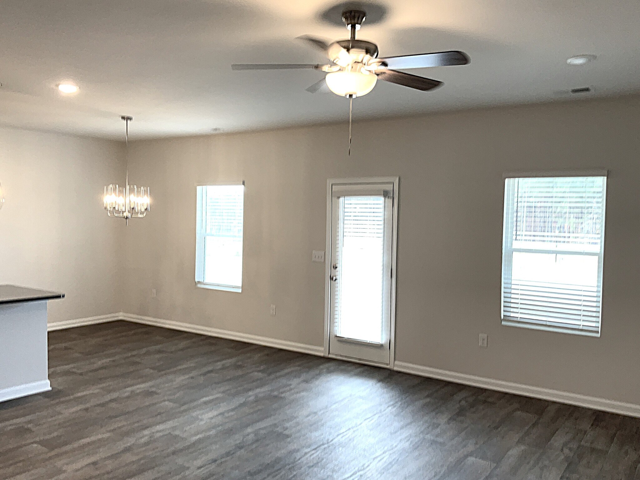 Building Photo - 3184 Emberly Dr