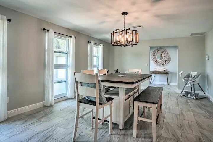 Building Photo - 2 Booth Blvd