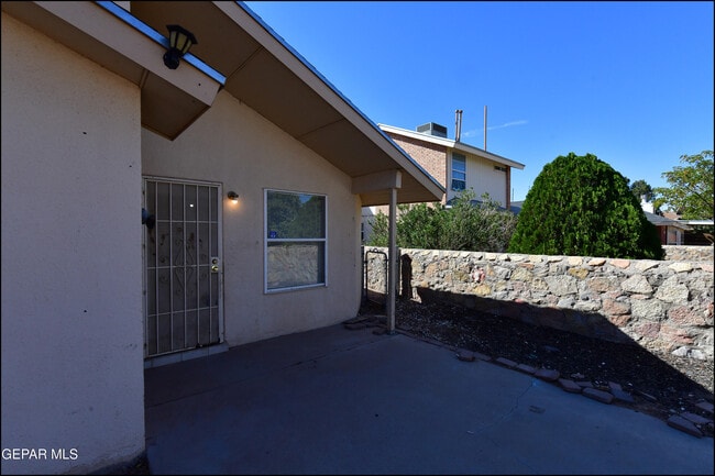 Building Photo - 12257 Robert Dahl Dr