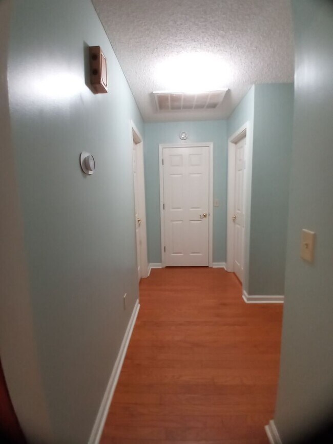 Building Photo - 350 Katydid St