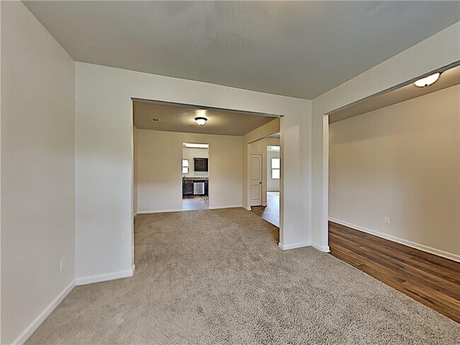 Building Photo - 3032 Avondale Blvd SE