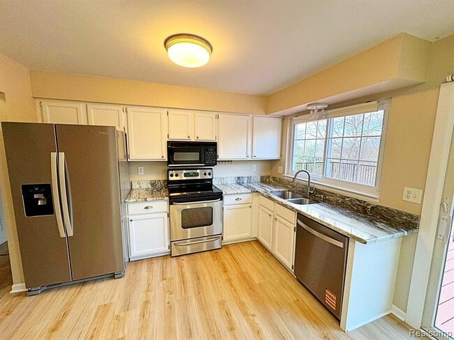 Building Photo - 19479 Scenic Harbour Dr