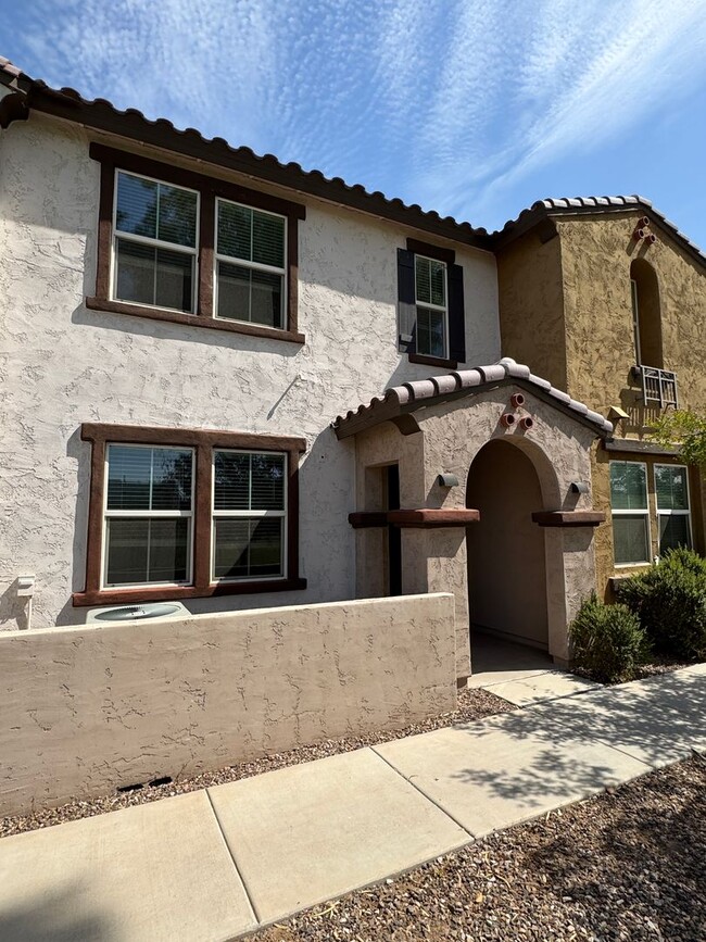 Primary Photo - Unique opportunity! 3 bedrooms & 2.5 baths...