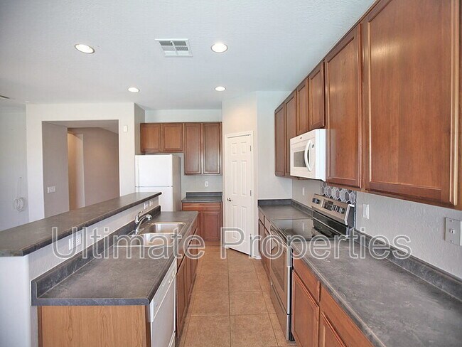 Building Photo - 4715 S 99th Dr