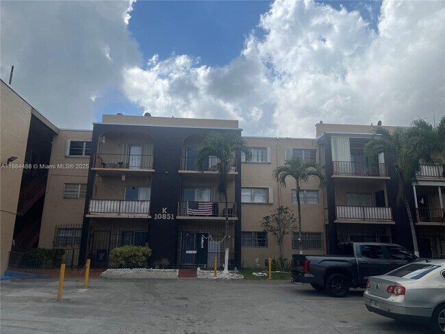 Primary Photo - 10851 SW 2nd St