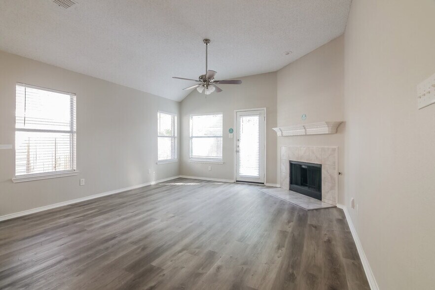 Building Photo - 4632 Buffalo Bend Pl