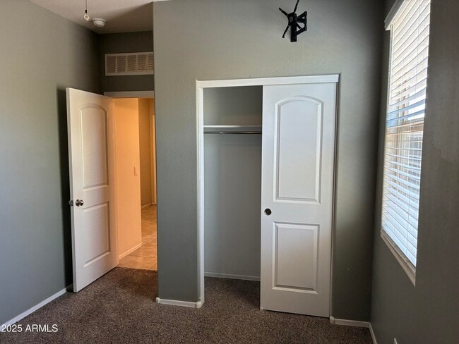 Building Photo - 25698 W Desert Dr